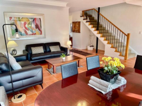 Super spacious Fremantle Villa 3 Bedrooms 3 Bathrooms Fremantle
